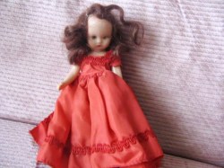 6'' 2 BRUNETTE HP NANCY ANN STORY BOOK JOINTED DOLLS, RED DRESS
